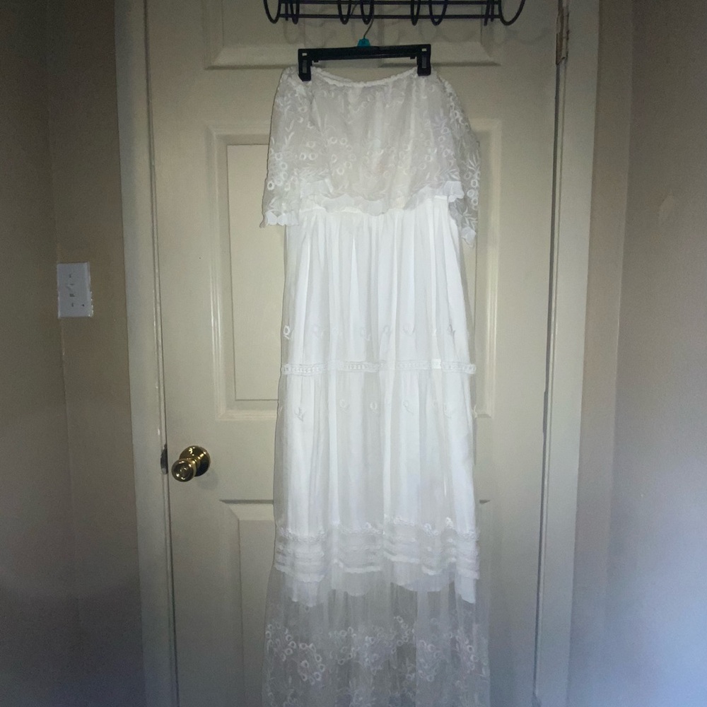 Elegant White Lace Dress